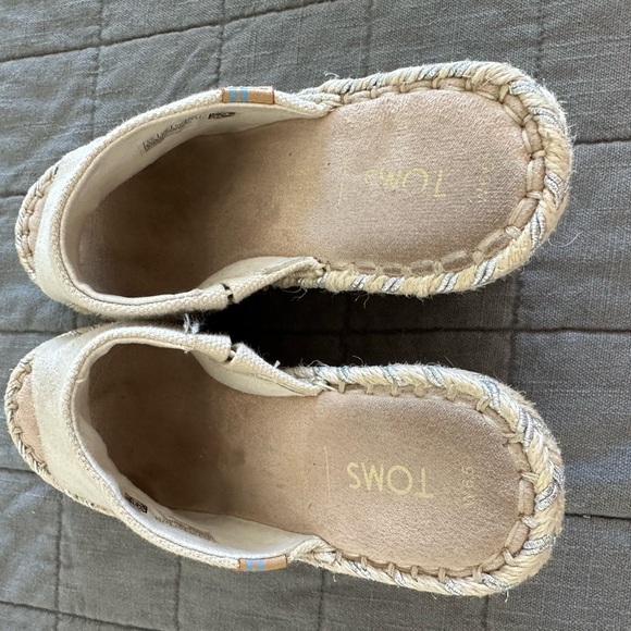 Tom’s two tone wedge slide - Picture 4 of 7